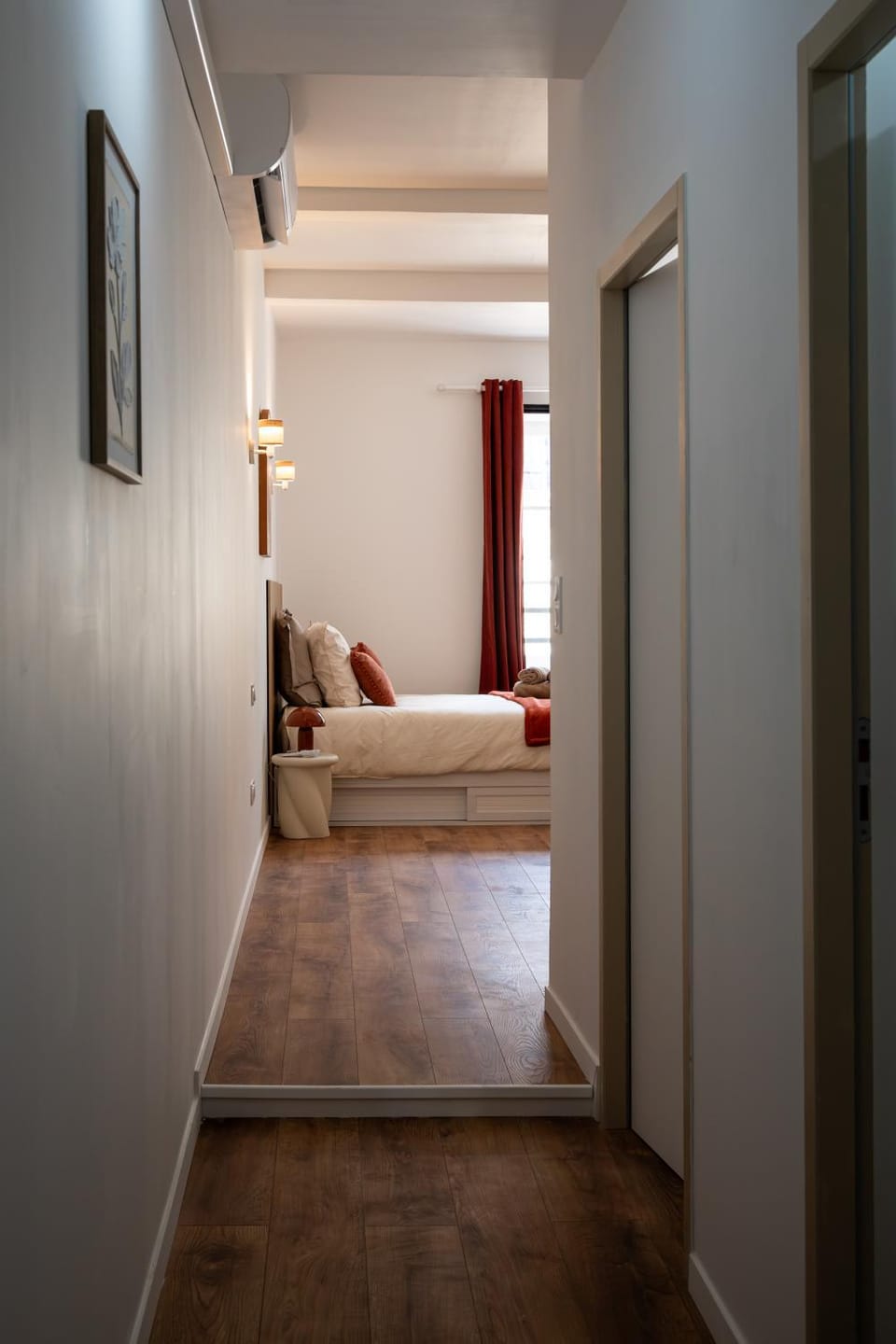 Bed, Photo of the whole room