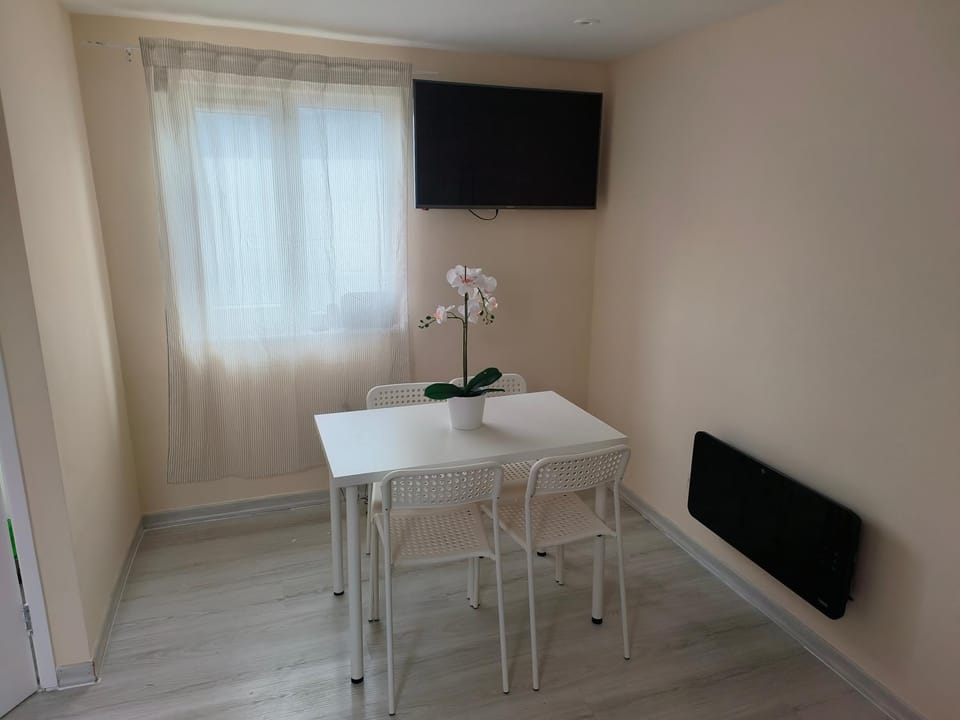 Yunus Apartment in Croydon