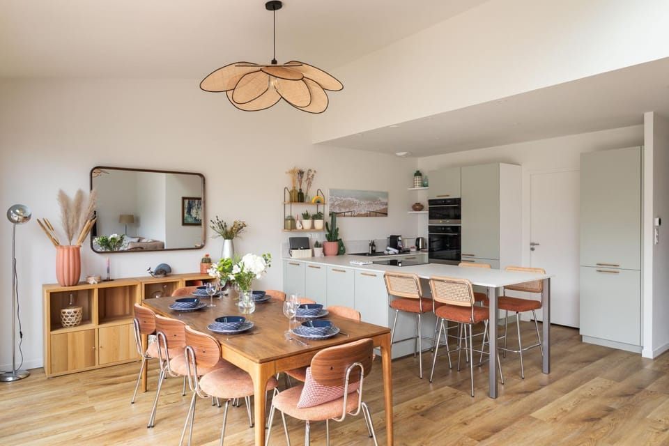 Kitchen or kitchenette, Living room