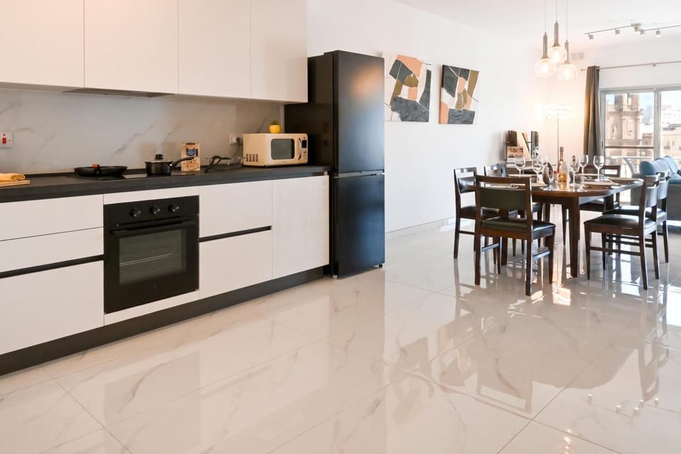 Yatch Marina View - Modern 3 bdrs Apart M - Happy Rentals Apartment in Malta