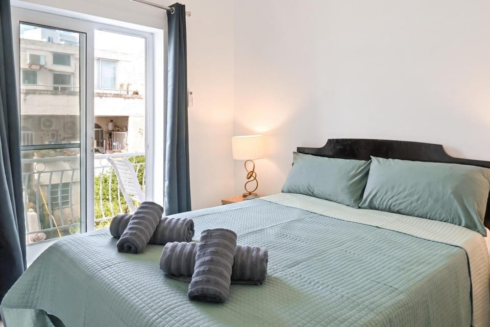 Yatch Marina View - Modern 3 bdrs Apart M - Happy Rentals Apartment in Malta