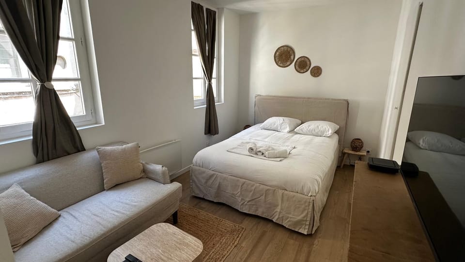 Le Fabuleux - 2 Guests Apartment in Dijon