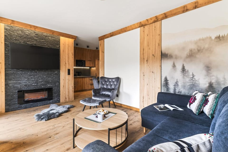 TV and multimedia, Kitchen or kitchenette, Living room, Seating area