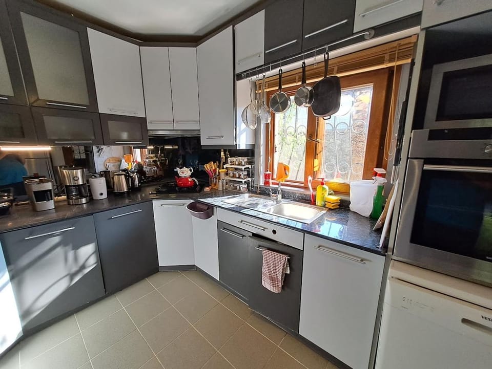 microwave, oven, kitchen