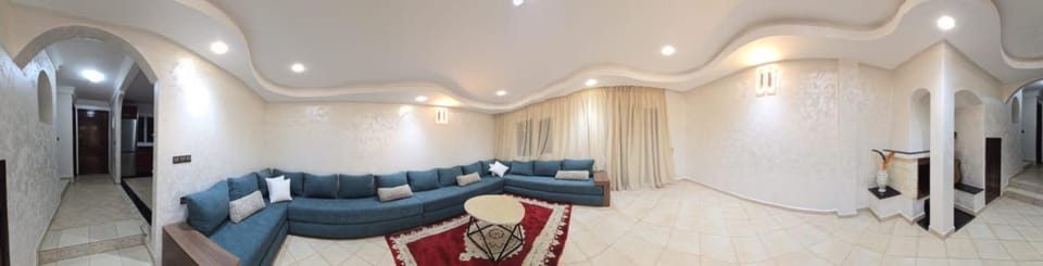 Charming Duplex with Garden for Rent Sidi Bouzid House in Casablanca-Settat