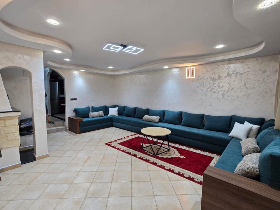 Charming Duplex with Garden for Rent Sidi Bouzid House in Casablanca-Settat