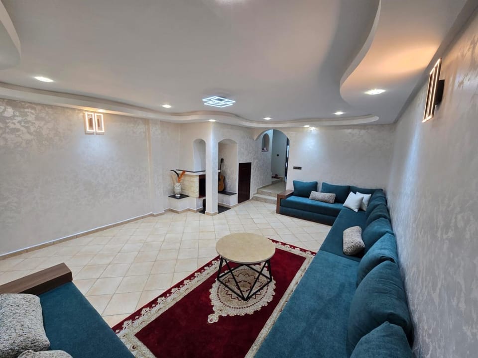 Charming Duplex with Garden for Rent Sidi Bouzid House in Casablanca-Settat