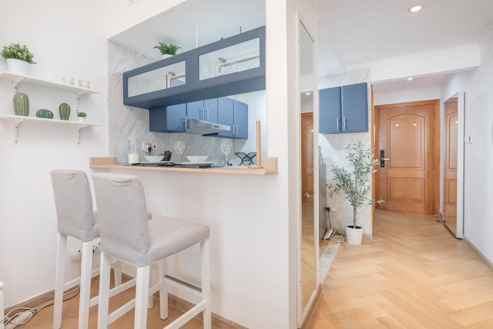 StayShort - Prime Marina Location - Cozy Beachside Flat Near JBR - Fits 2 Apartment in Dubai