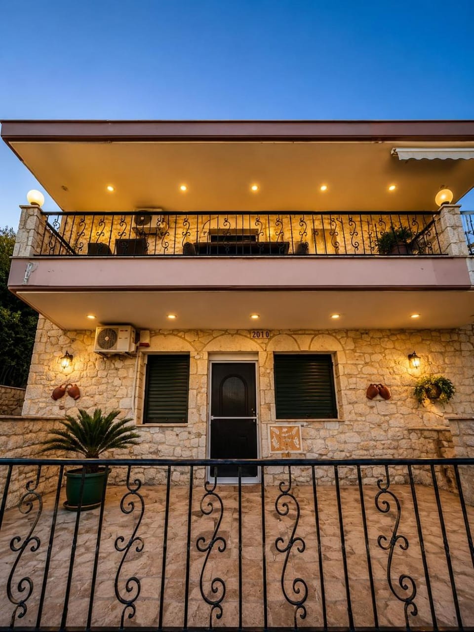 Property building, Balcony/Terrace
