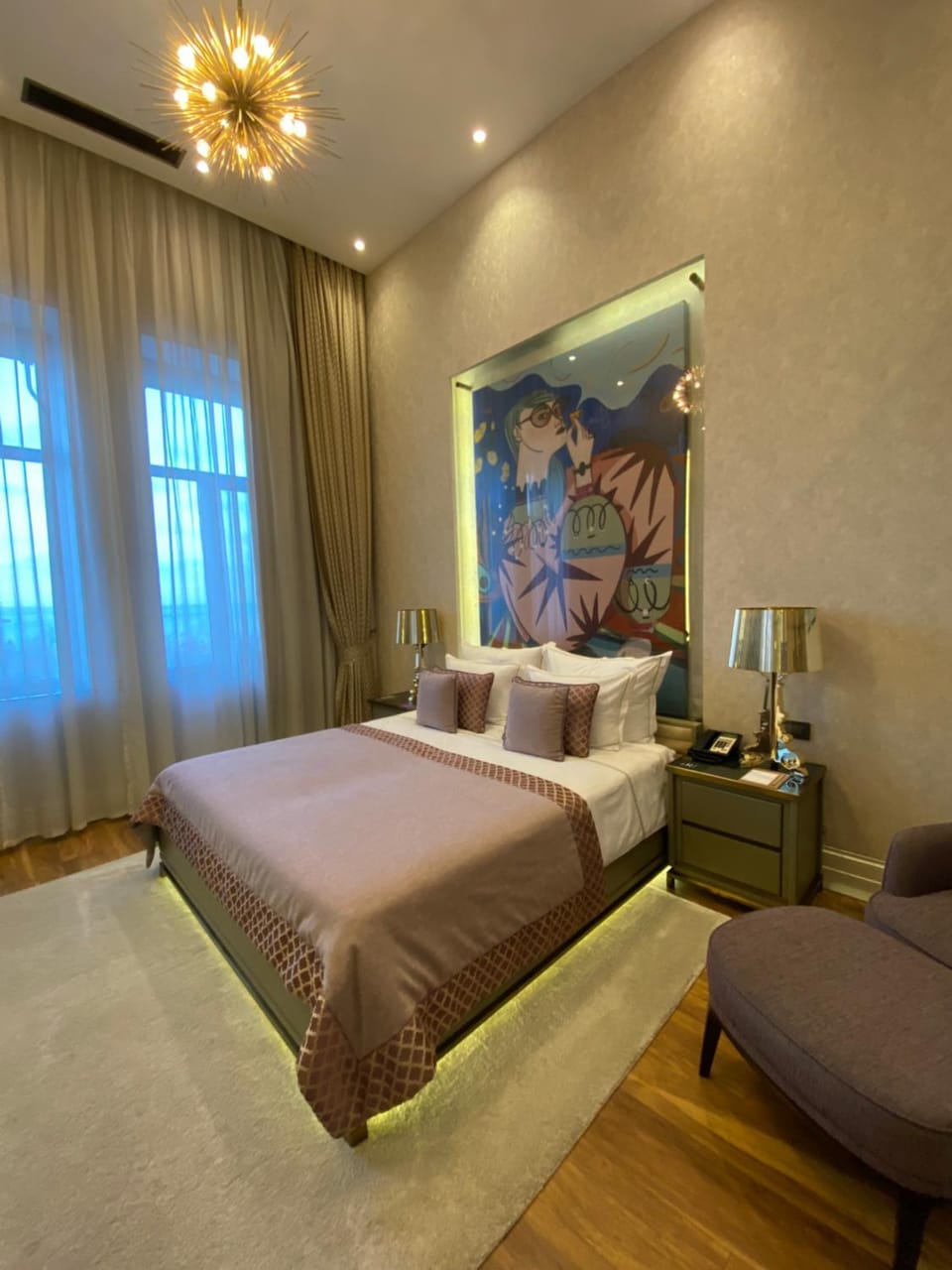 Bed, Living room, Photo of the whole room, Seating area, Bedroom