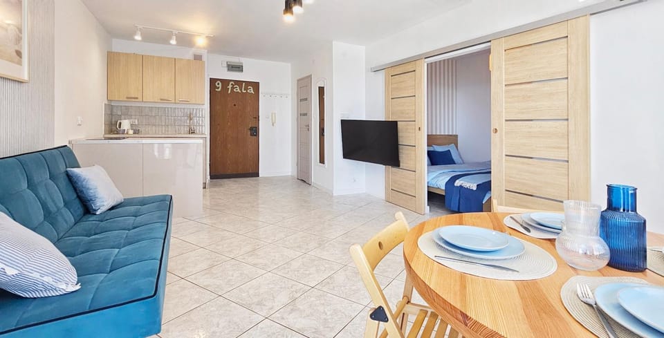 HolidayHomePL 9 Fala przy plaży z widokiem na morze i osobną sypialnią Apartment in Miedzyzdroje