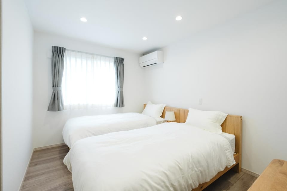Bedroom, air conditioner