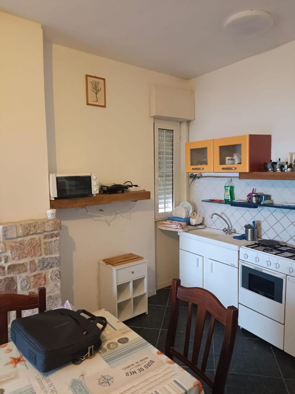 Kitchen or kitchenette, Living room