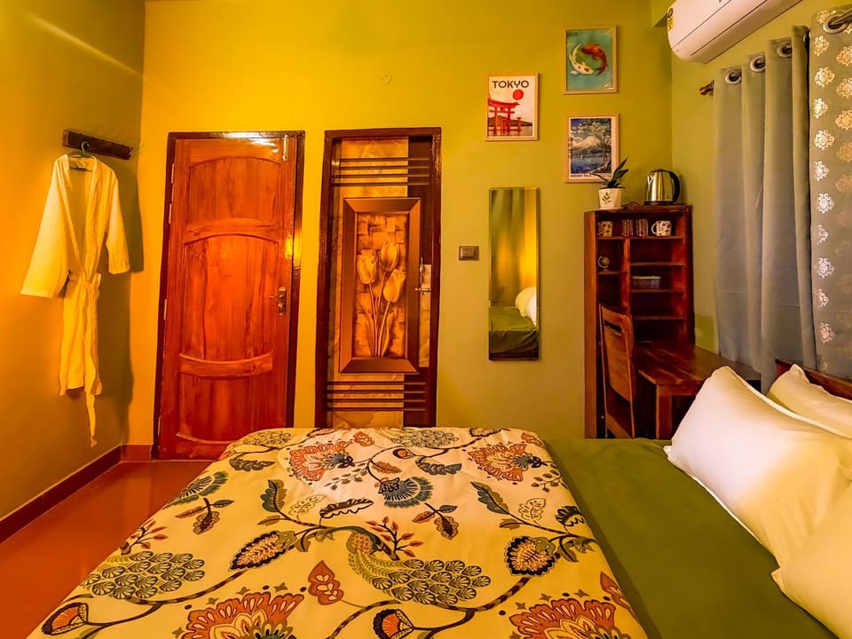 Bed, Photo of the whole room, Bedroom, wardrobe