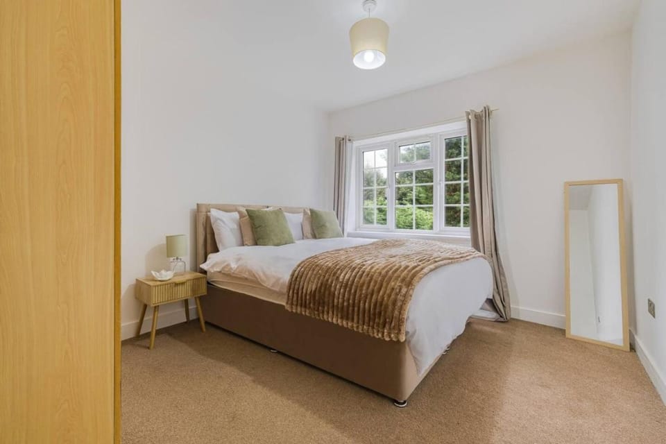Oxford Castle Stay - 2 BR - Sleeps 6 - Parking Apartment in Oxford