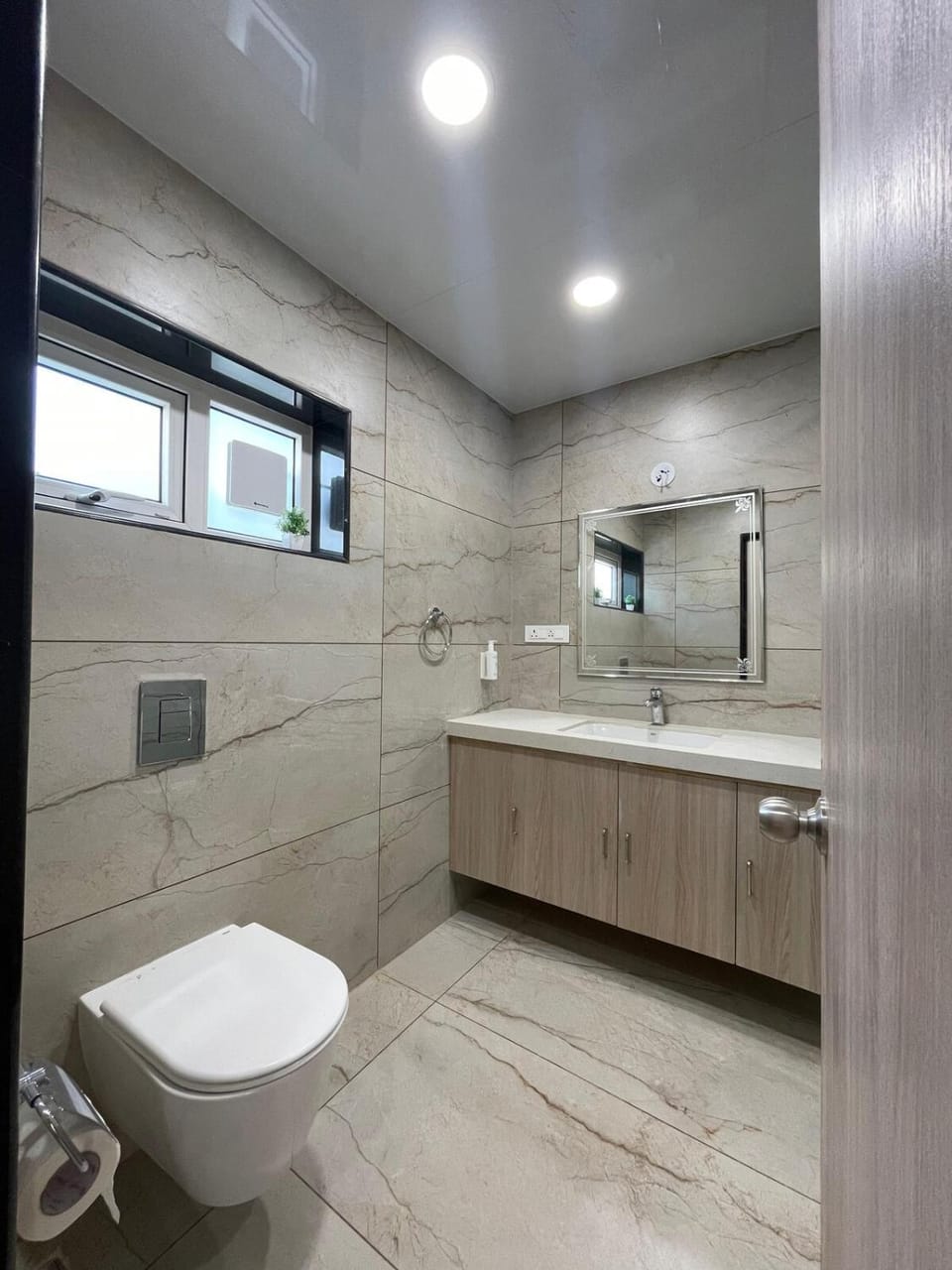 Modern 3BHK Pvt Pool Villa-Steps to Benaulim Beach Villa in Benaulim