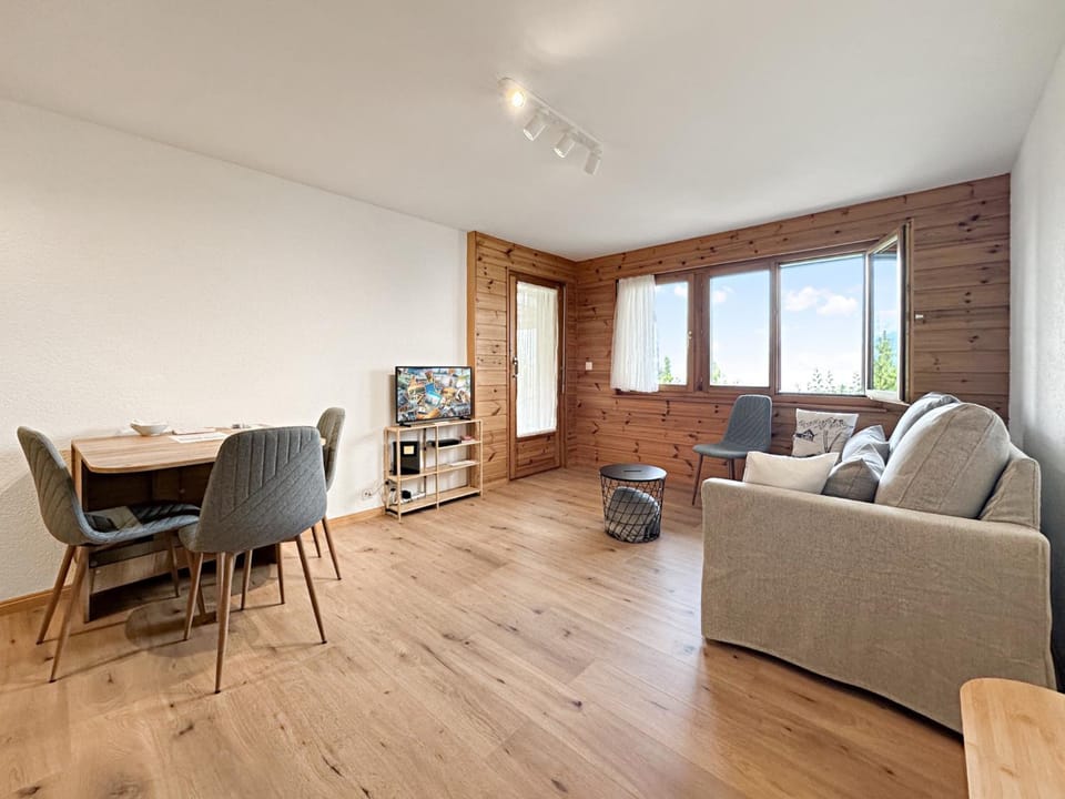 Communal lounge/ TV room, Living room