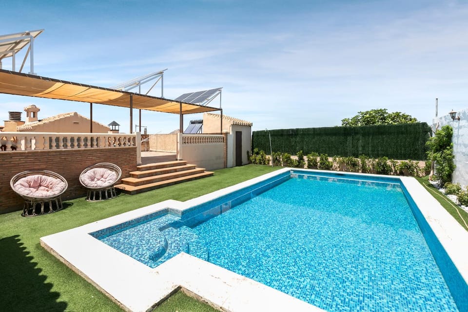 Day, Pool view, Swimming pool, sunbed