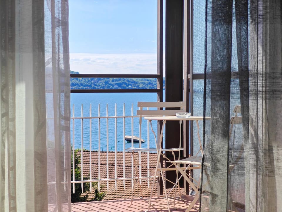 Star Lake Apartment in Verbania