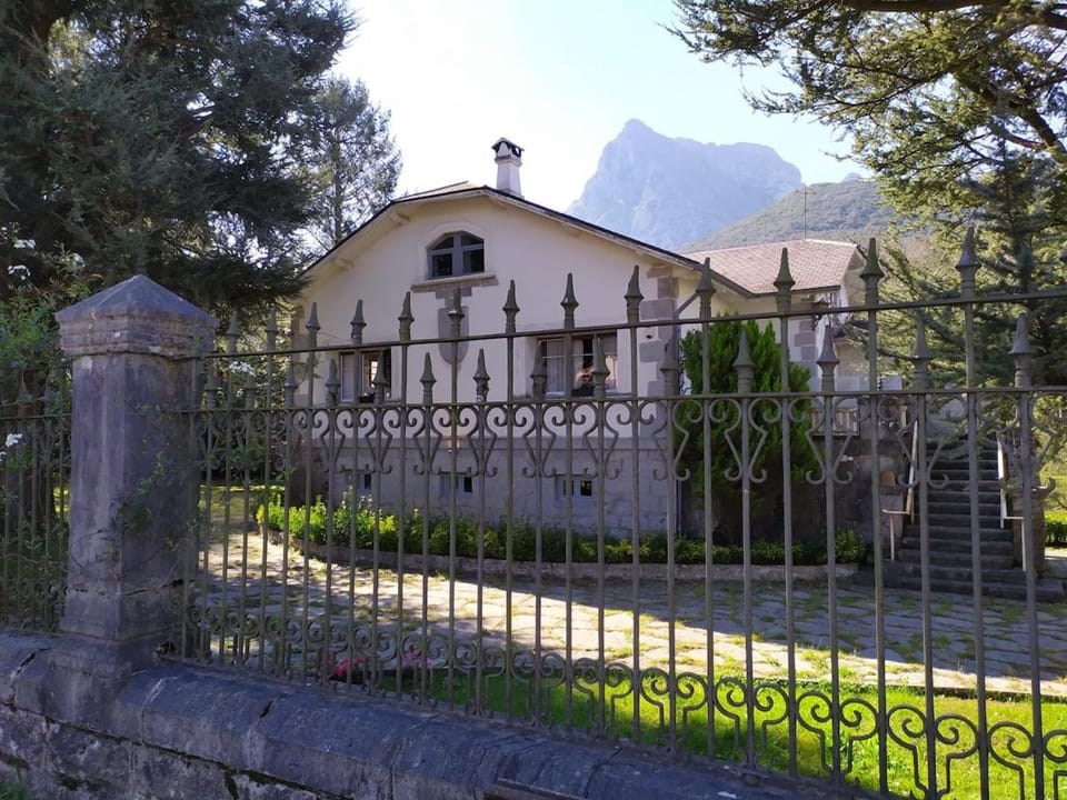 Spring, Natural landscape, Garden, Garden view, Mountain view