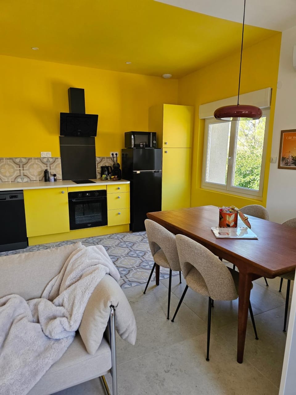 Living room, kitchen