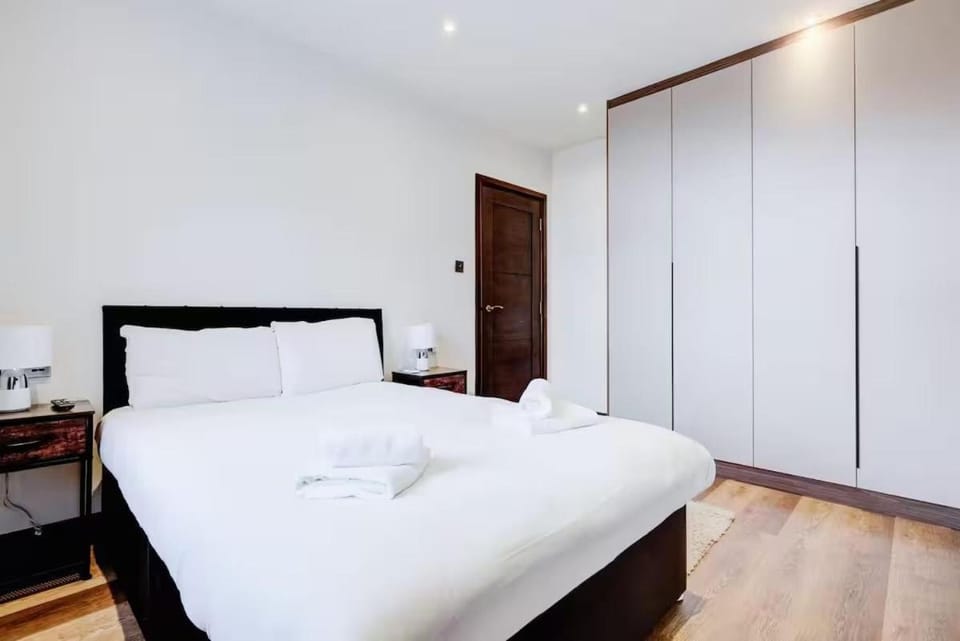 Bed, Bedroom, wardrobe