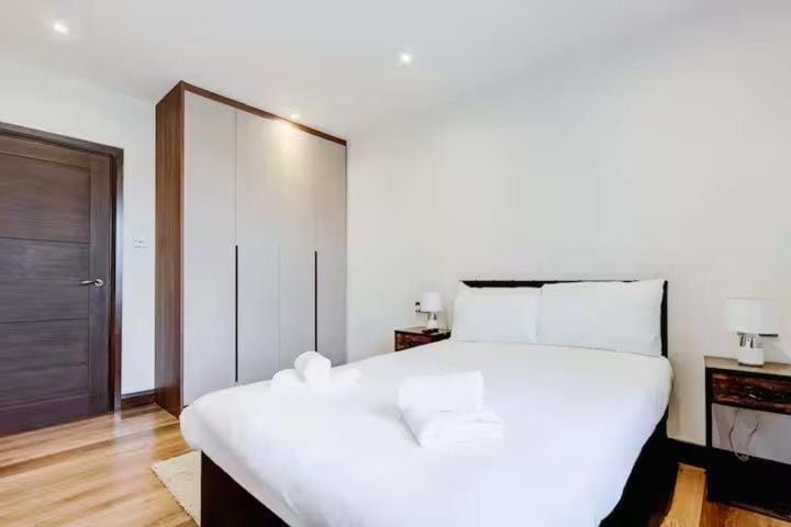 Bed, Bedroom, wardrobe