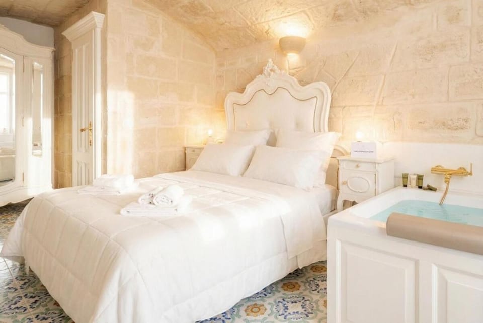 Elegant Comfort in the Historic Center-Palazzo Principessa Apartment in Apulia