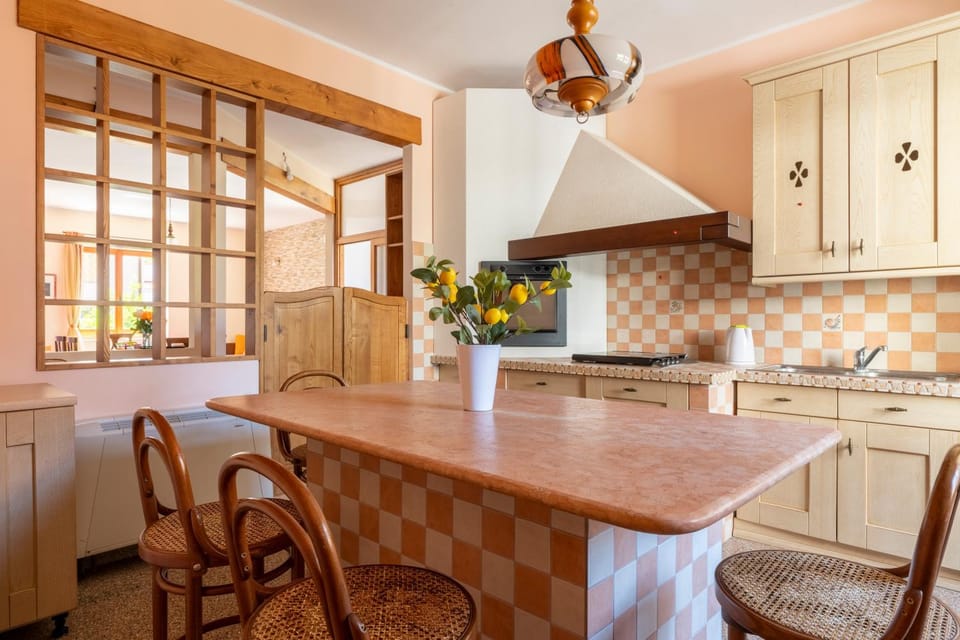 Dining area, oven, kitchen, air conditioner
