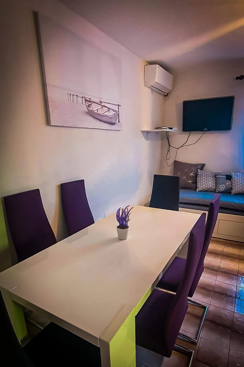 Communal lounge/ TV room