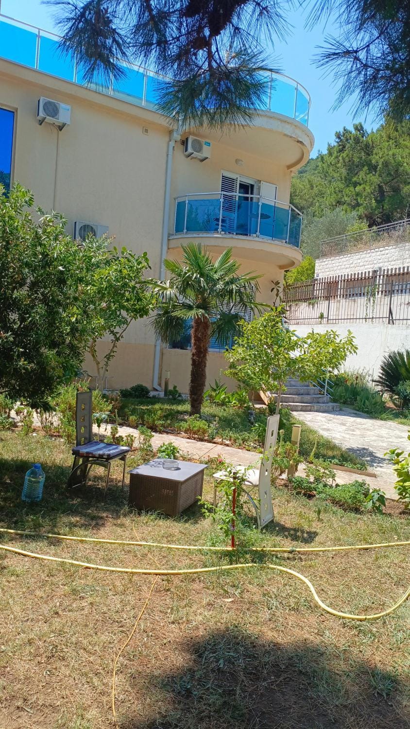 Guest House Sunny Villa Bed and Breakfast in Budva Municipality