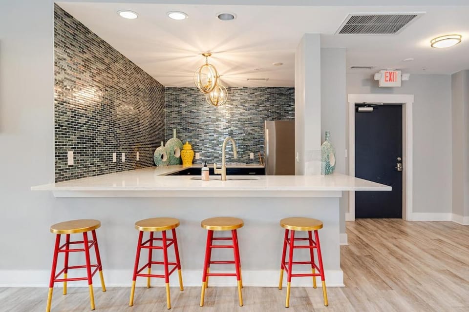 Prime Uptown Location Near Restaurants & Nightlife Apartment in Charlotte