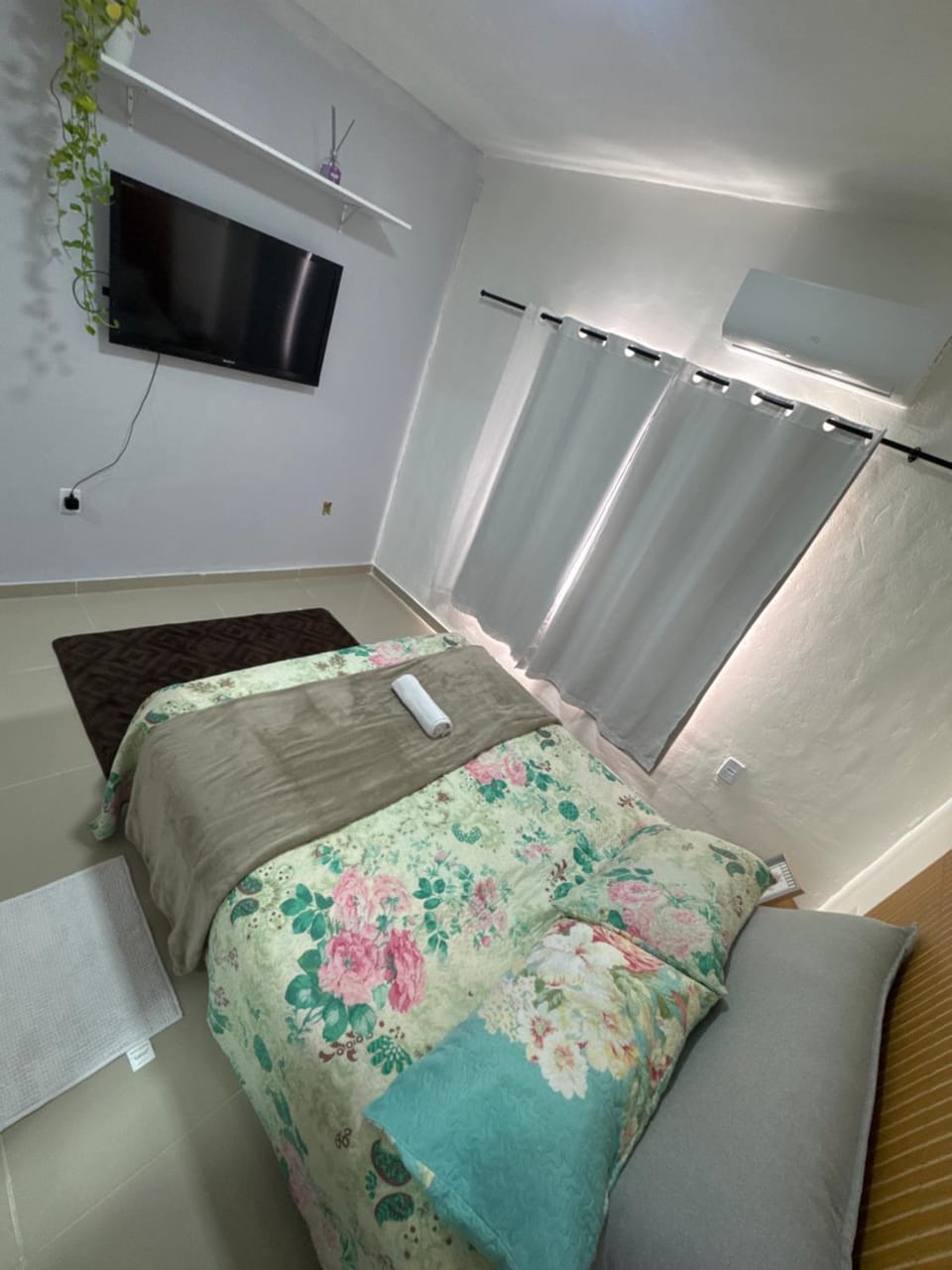 TV and multimedia, Photo of the whole room