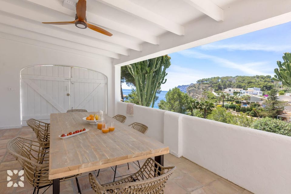 Patio, Day, Natural landscape, View (from property/room), Balcony/Terrace, Dining area, Mountain view, Sea view