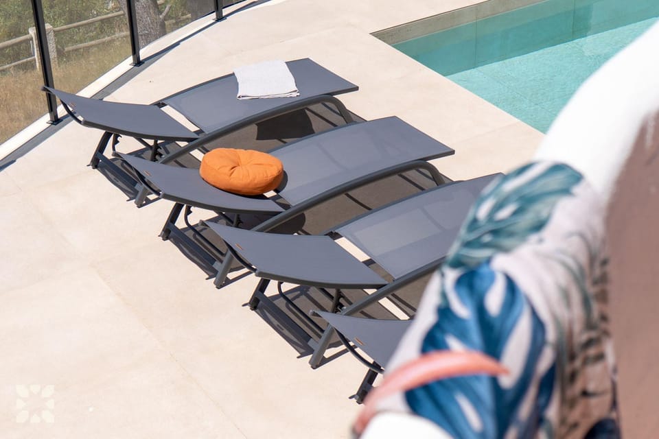 Patio, Day, View (from property/room), Balcony/Terrace, Living room, Seating area, Pool view, Swimming pool, sunbed
