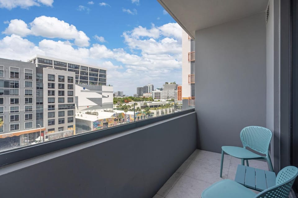 NoMad Wynwood Studio Balcony Rooftop Pool Apartment in Miami