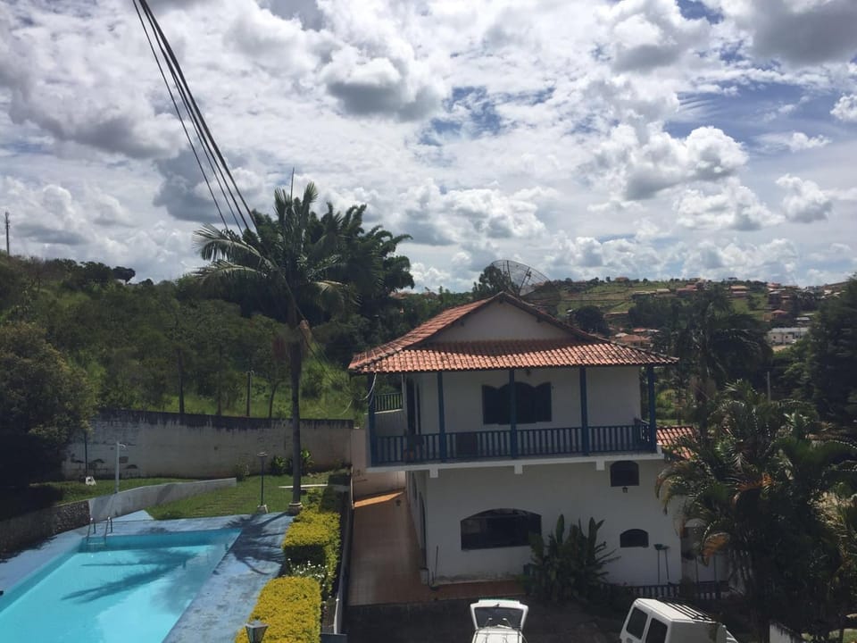 Day, Pool view