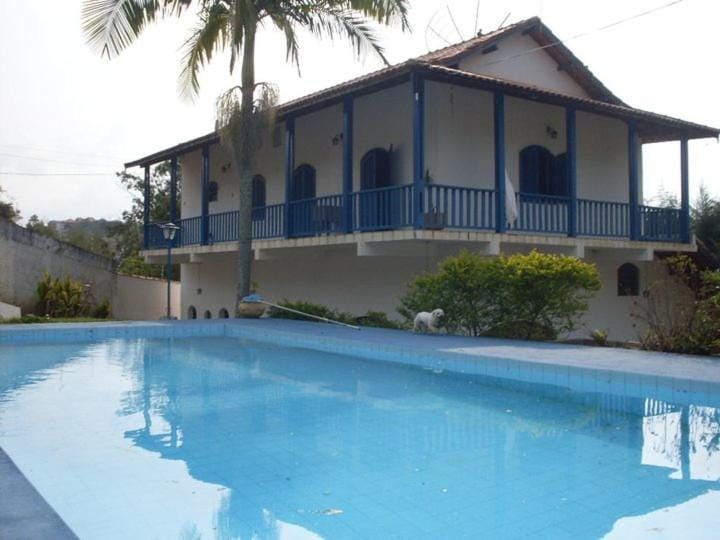 Property building, Day, Swimming pool