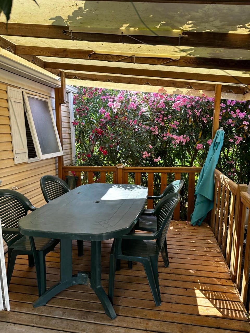 Mobil-home tout confort à Fréjus Campground/ 
RV Resort in Roquebrune-sur-Argens