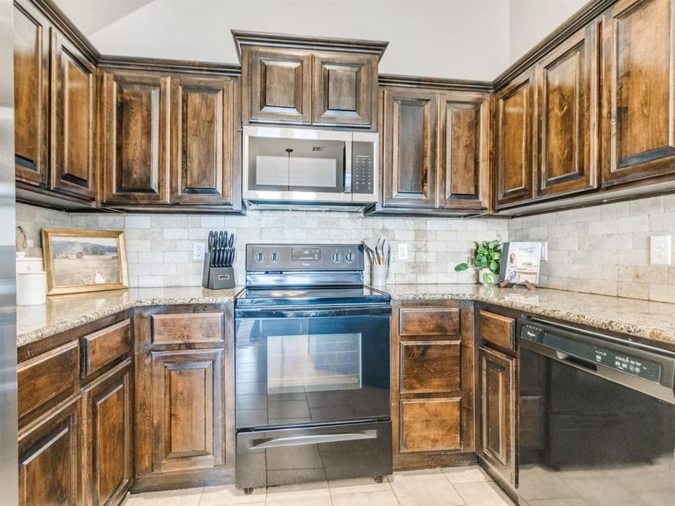 Lakeview Landing A Place to Feel at Home Country House in Norman