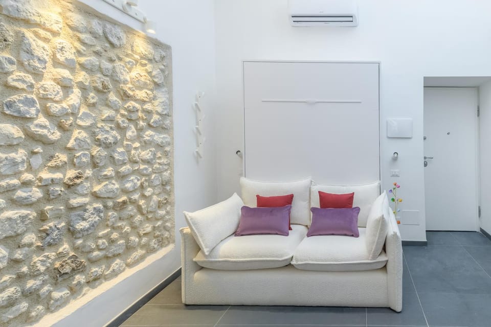 Living room, Photo of the whole room, air conditioner