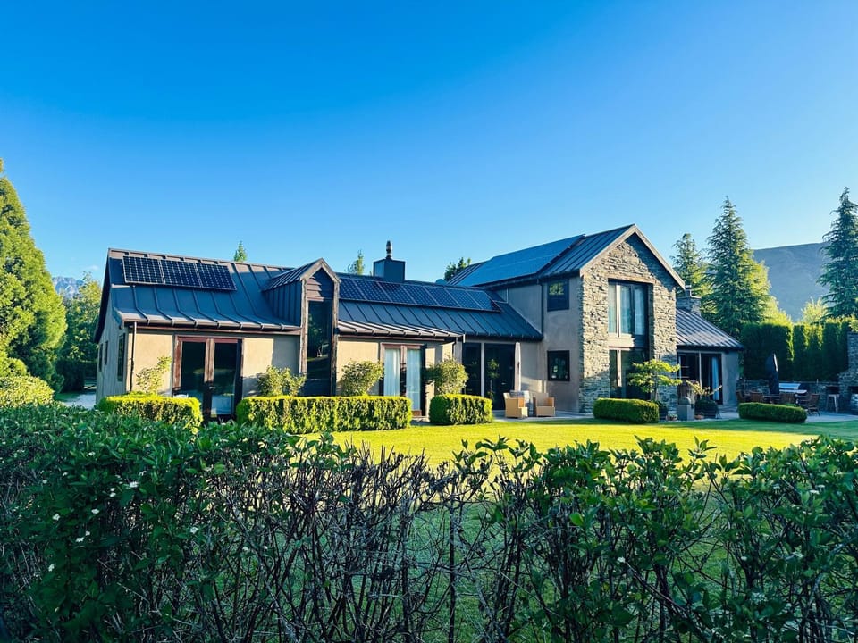 Property building, Spring, Day, Garden, Garden view