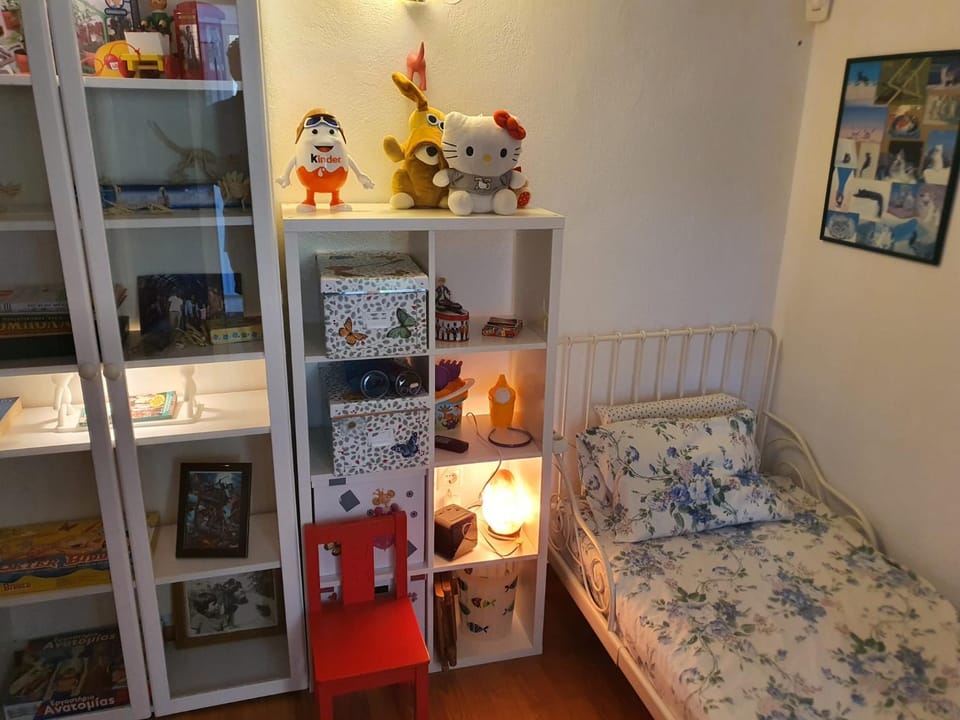 Aris quiet residential suburban Apartment in Decentralized Administration of Attica