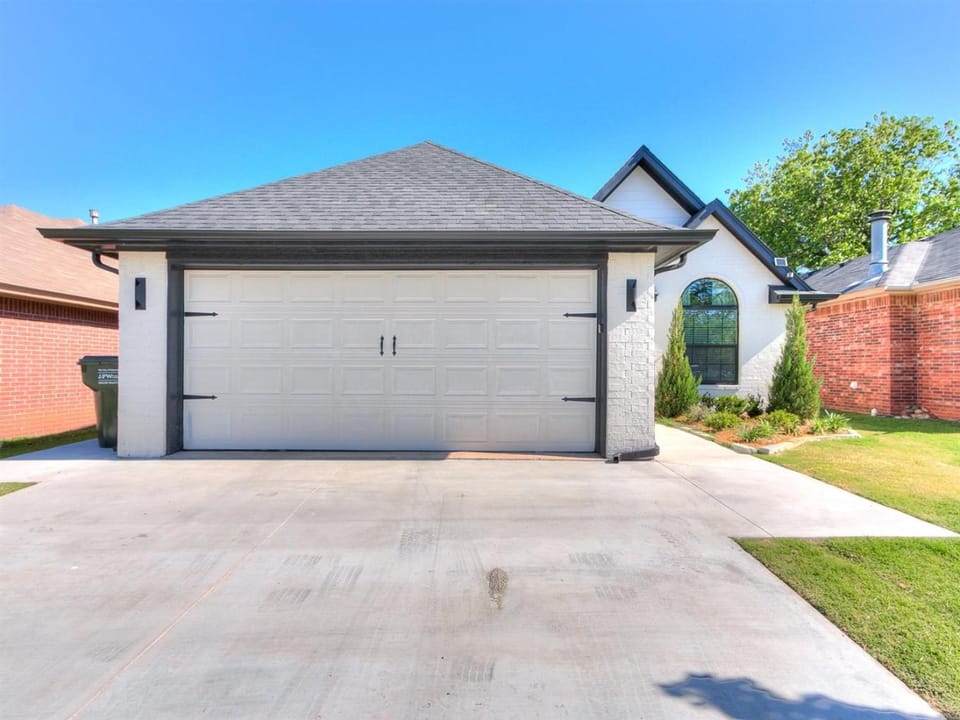 Peaceful Edmond Retreat Near Downtown & UCO Country House in Edmond