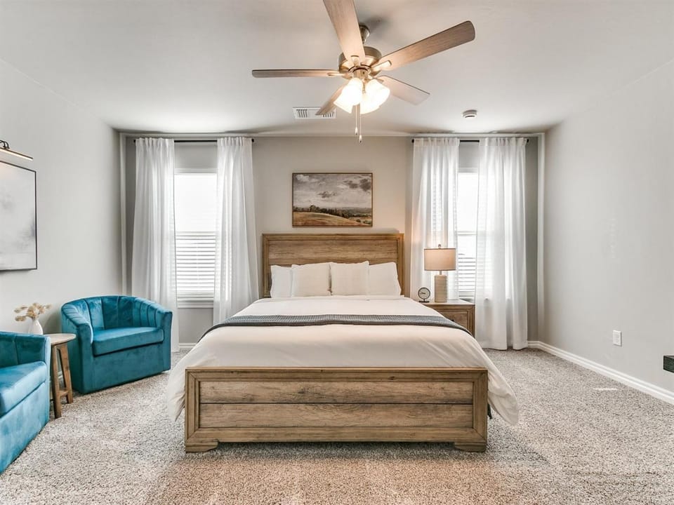 Welcoming Welling A Family-Friendly Gated Getaway House in Edmond