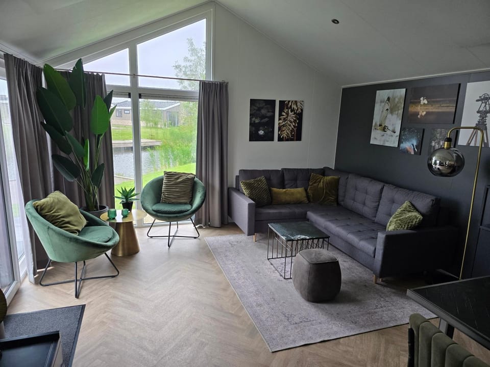 EuroParcs De IJssel Eilanden Chalet Liama mit Steg & Zaun IJE553 House in Flevoland, Netherlands