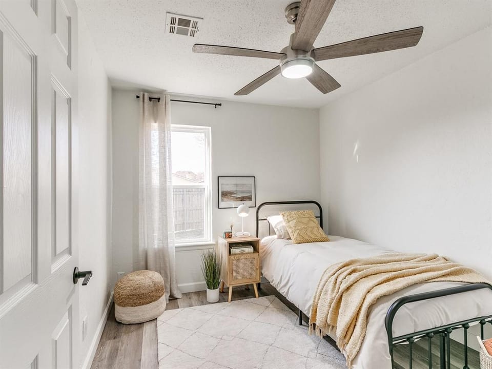 A Slice of Heaven in East Edmond House in Edmond