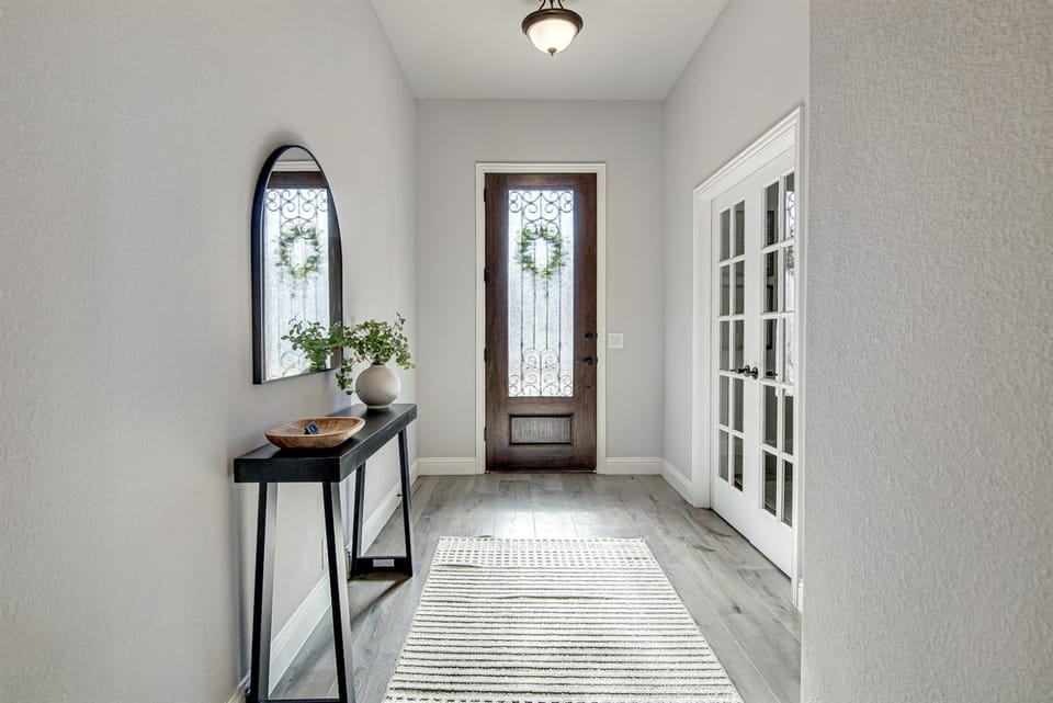 Hazy Hollow Escape 4816 House in Fort Worth