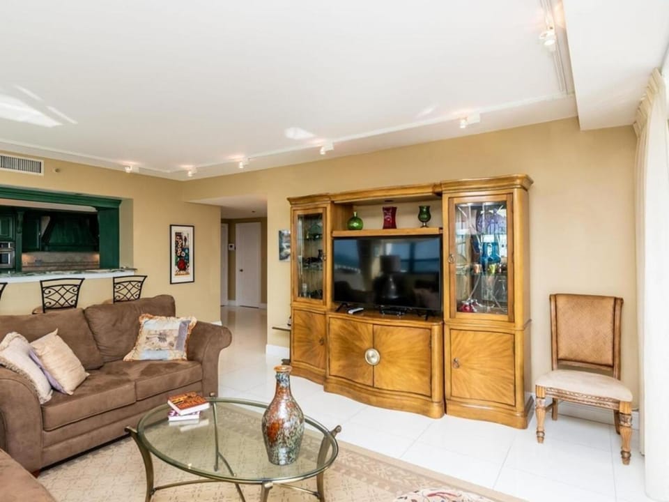 Two Bedroom Corner Condo with Three Private Terraces Apartment in Bal Harbour