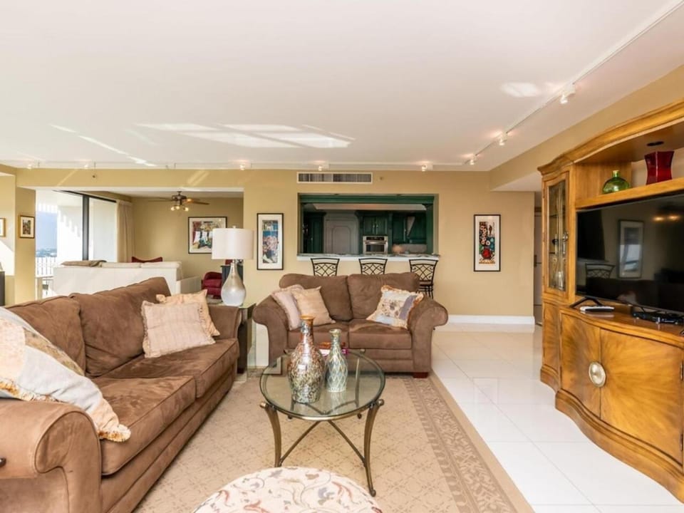 Two Bedroom Corner Condo with Three Private Terraces Apartment in Bal Harbour